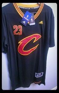 LeBron James Cavs jersey